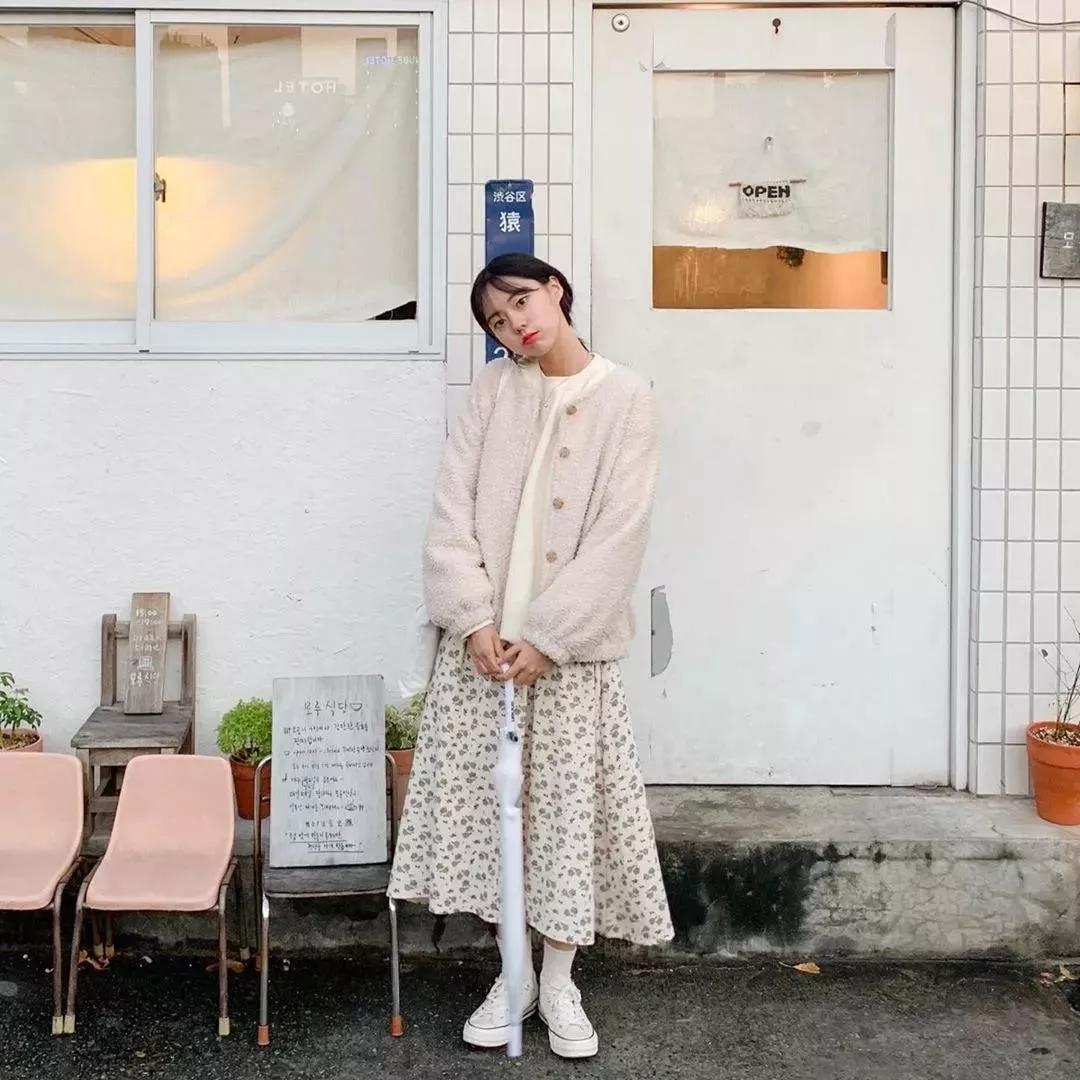 韩系短款双拉链卫衣穿搭,冬季韩系卫衣穿搭套装