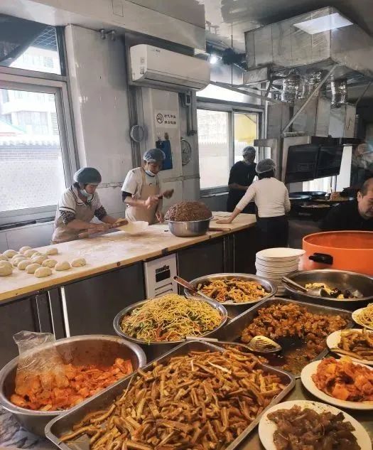 天津河西区值得吃的狗食馆,天津火了30年的狗食馆