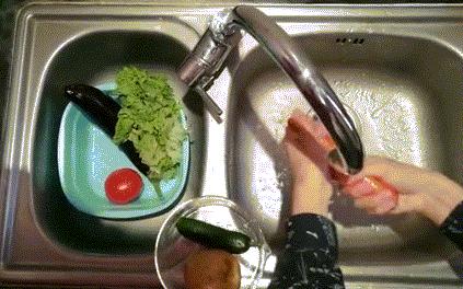 国货新品防溅水花洒，洗碗碟360°一冲即净，1年节省300块水费