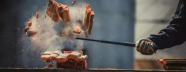 新型伸缩警棍使用方法,伸缩警棍有几种打开的方式