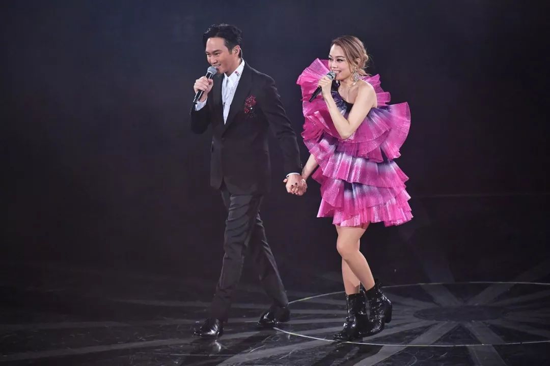 容祖儿张学友刘德华,容祖儿演唱会刘德华出场