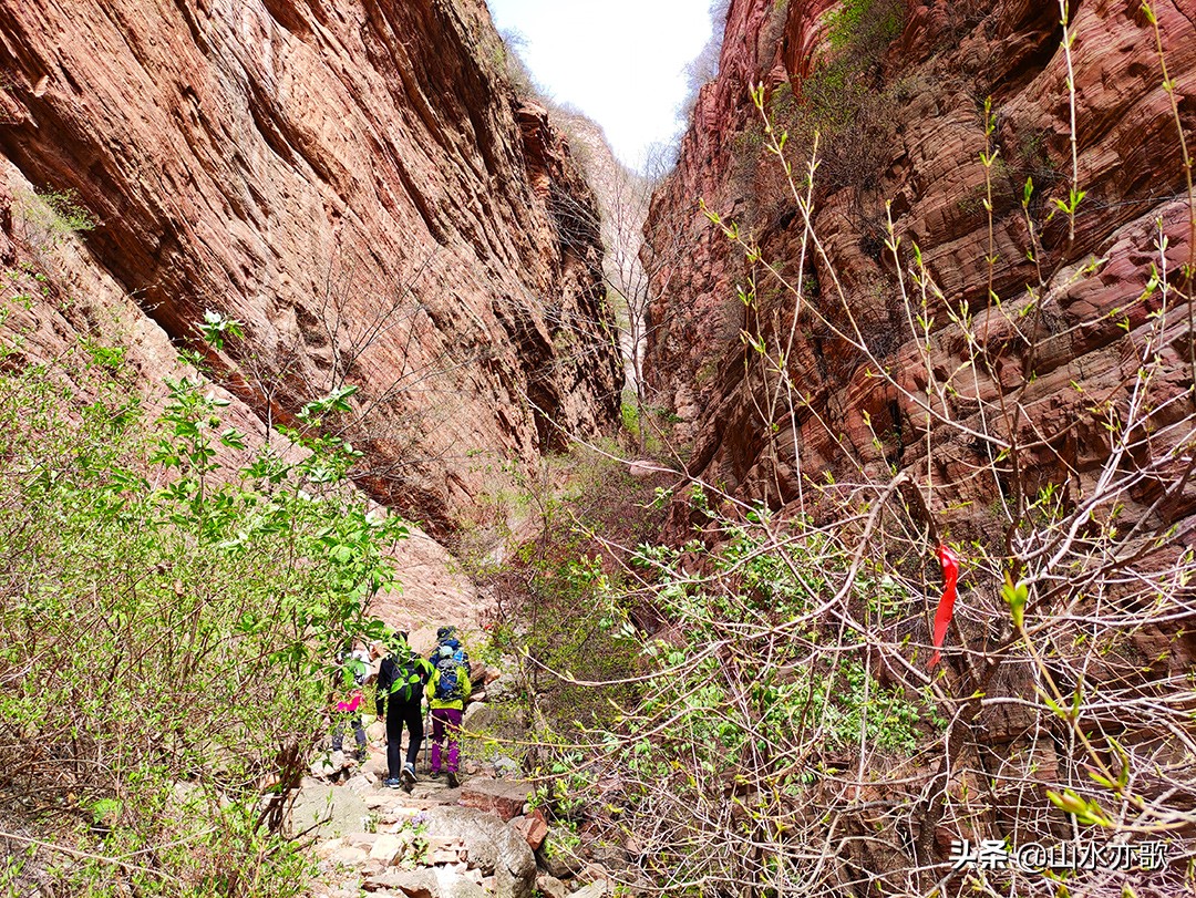 从石家庄到邢台，寻找大自然的鬼斧神工，爬上半个瓮，羞羞阴阳山