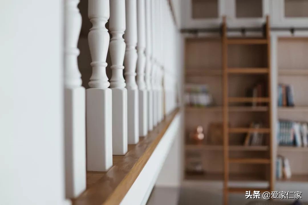 她买下32㎡上海老旧学区房，为女儿打造小桃园，还有超舒适大庭院