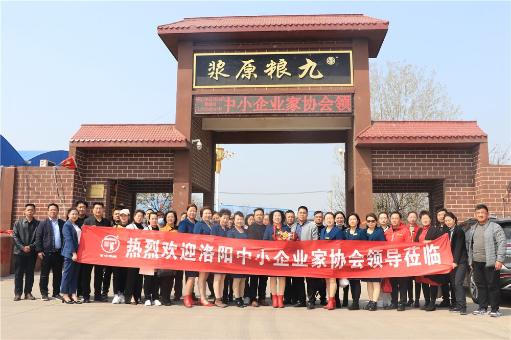 栽下梧桐树引进金凤凰,栽棵梧桐树引来金凤凰