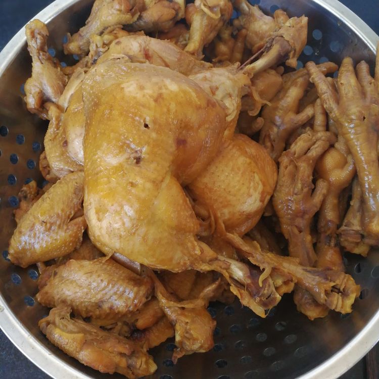 有熬好的卤汁怎么卤鸡腿,自家卤五香老卤汁怎么做鸡腿好吃
