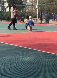 搞笑GIF开心一刻：你这日子不容易，吃大米粥配食盐