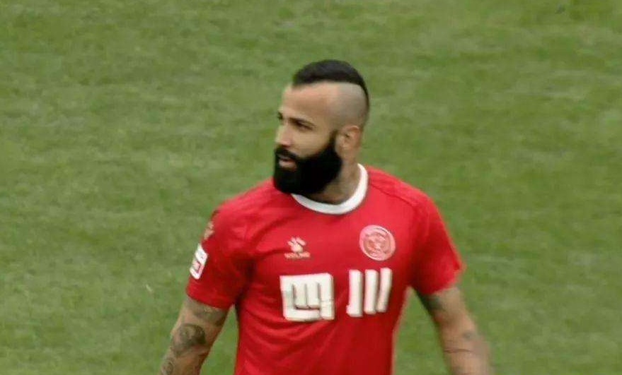 一记石破惊天的任意球,一记回旋踢