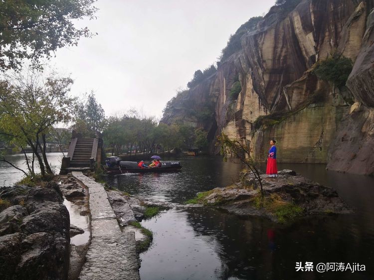 勿谓湖小,天在其中:绍兴东湖