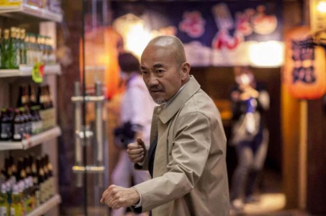 《肥龙过江》熟脸多,只认识客串的王祖蓝,你认出僵尸道长了吗?