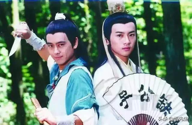 致我们逝去的童年往事只能回味,致我们逝去的童年时光一去不复返