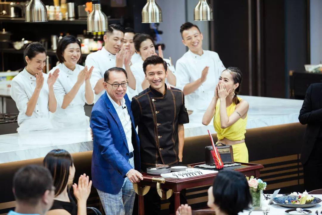 许家印的劳斯莱斯幻影8代,中国唯一一辆土豪金劳斯莱斯幻影