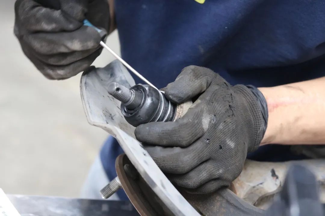 怪兽修车翻新的视频,怪兽修车翻新奥迪q7