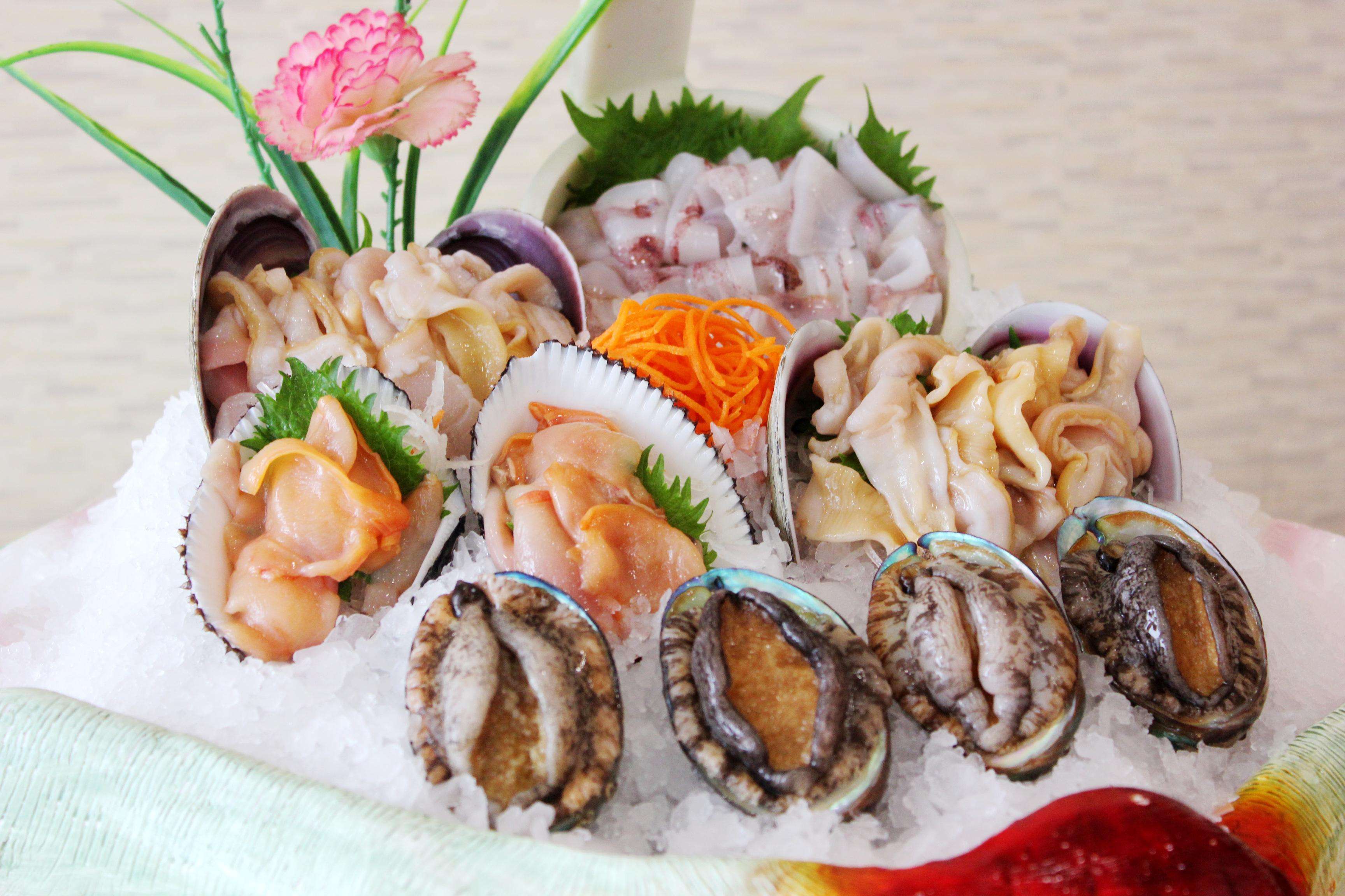 巴哥犬绝对不能吃的九种食物,巴哥犬是一次喂饱还是少食多餐