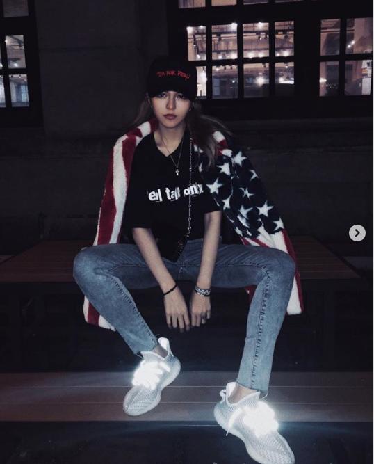 周扬青这样穿：5款时尚单品打造“酷甜系”女生，收服罗志祥