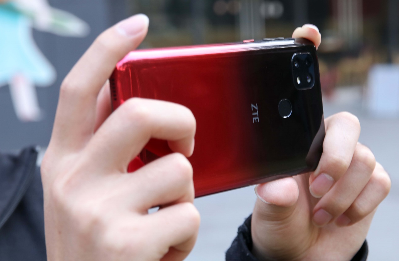 中兴bladev2020smart孝心版跑分,中兴blade20孝心版拆机