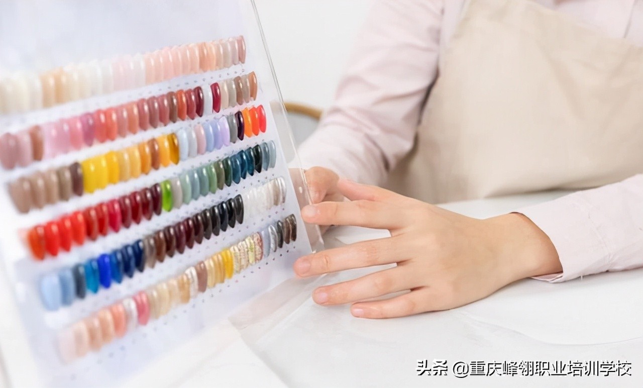 零基础学习美甲多久可以自己开店,学美甲零基础学多久才能学会