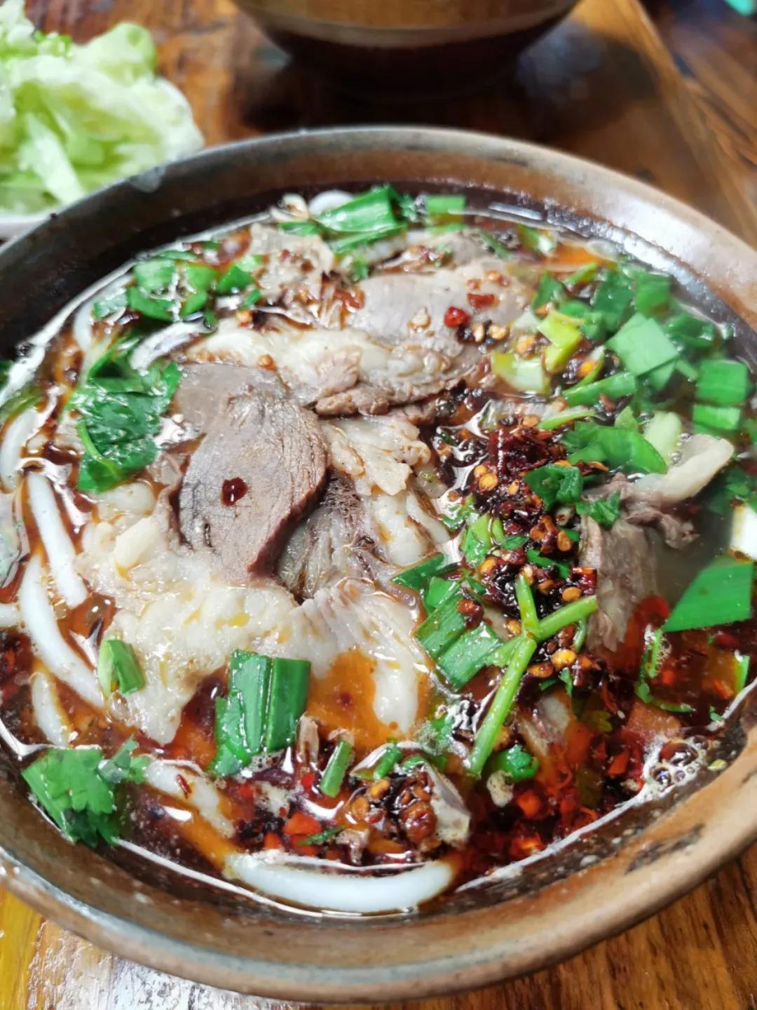 西南大吃省里的嗦粉冠军，这座吃货宜居城市值得关注