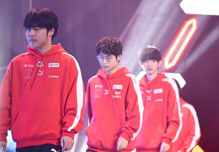 ag超玩会夺冠菲姐发奖金,ag夺冠菲姐发文