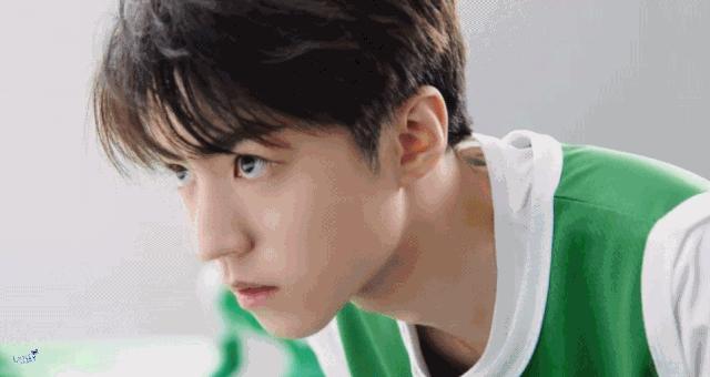 蔡徐坤易烊千玺王一博,王一博蔡徐坤谁最漂亮