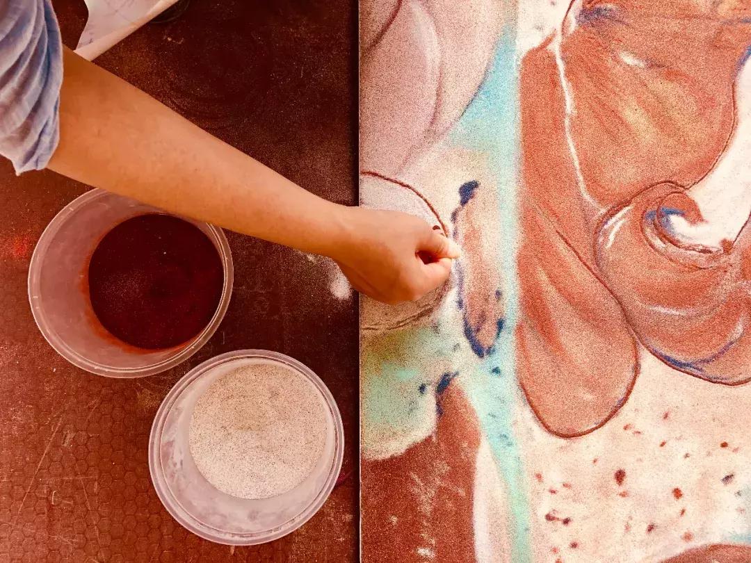 敦煌沙漠惊现64平米巨型沙画，奋战10天10夜创作，仅存在一天就消失