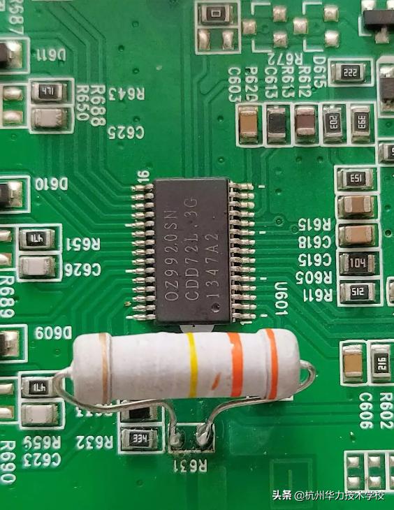 维修TCL液晶L48A71开机屏幕一闪黑屏-杭州华力学校