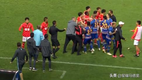 恒大卡纳瓦罗暴怒视频,广州恒大火爆内讧两年轻球员互殴
