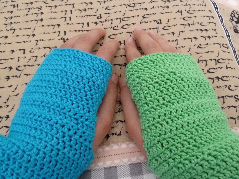 钩织护指套教程,半指分指手套钩织教程