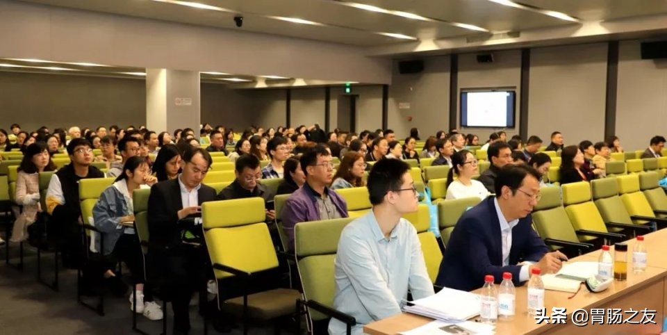 40岁后肠胃镜多久做一次,40岁了有必要做肠胃镜吗