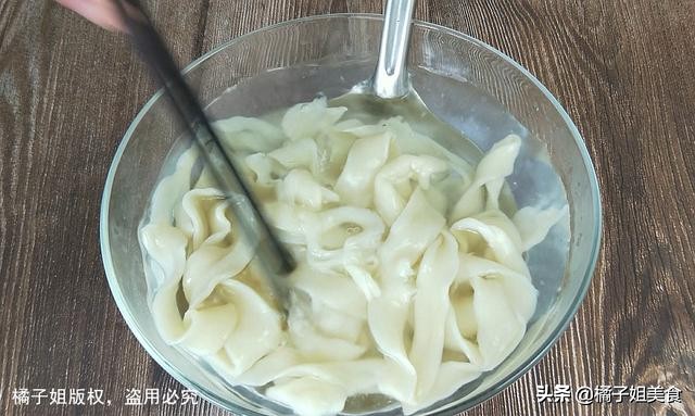 大厨教你一招做面条,我家面条