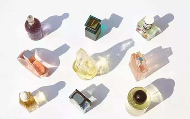 明星都爱用的6款小*香众**水，竟然都不贵