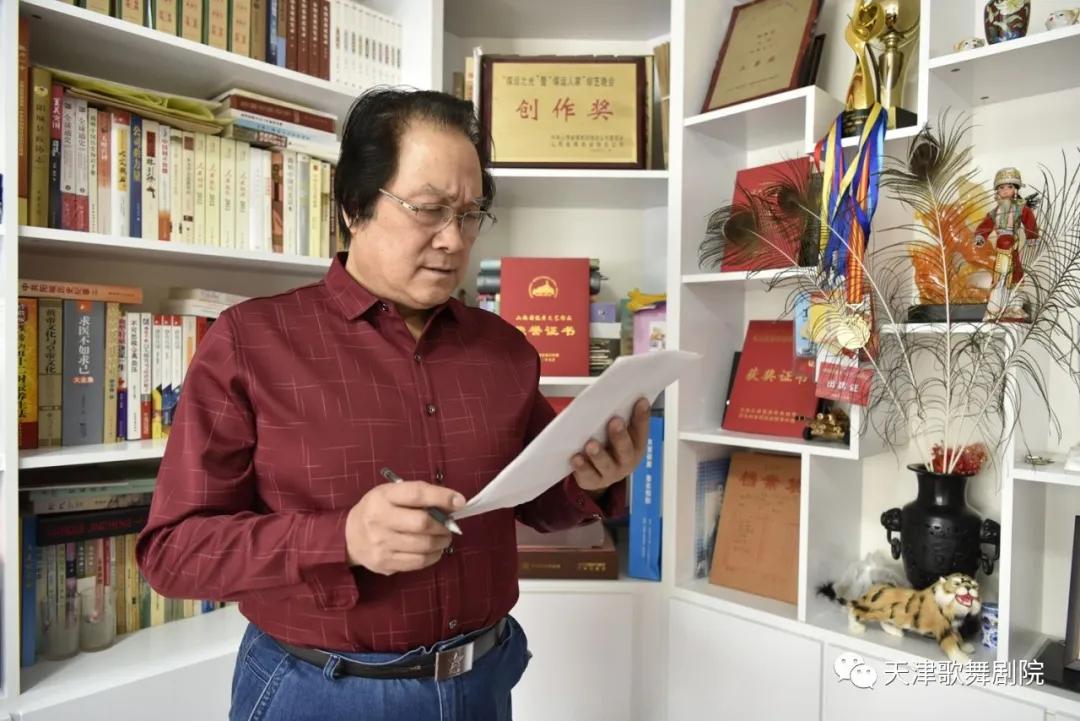 致敬抗疫英雄之歌,抗疫歌曲等你回家