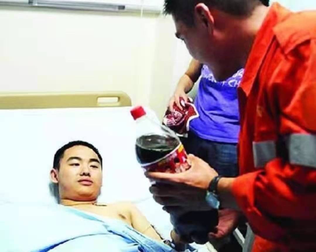 汶川地震中活下来的可乐男孩,汶川地震幸存假肢男孩