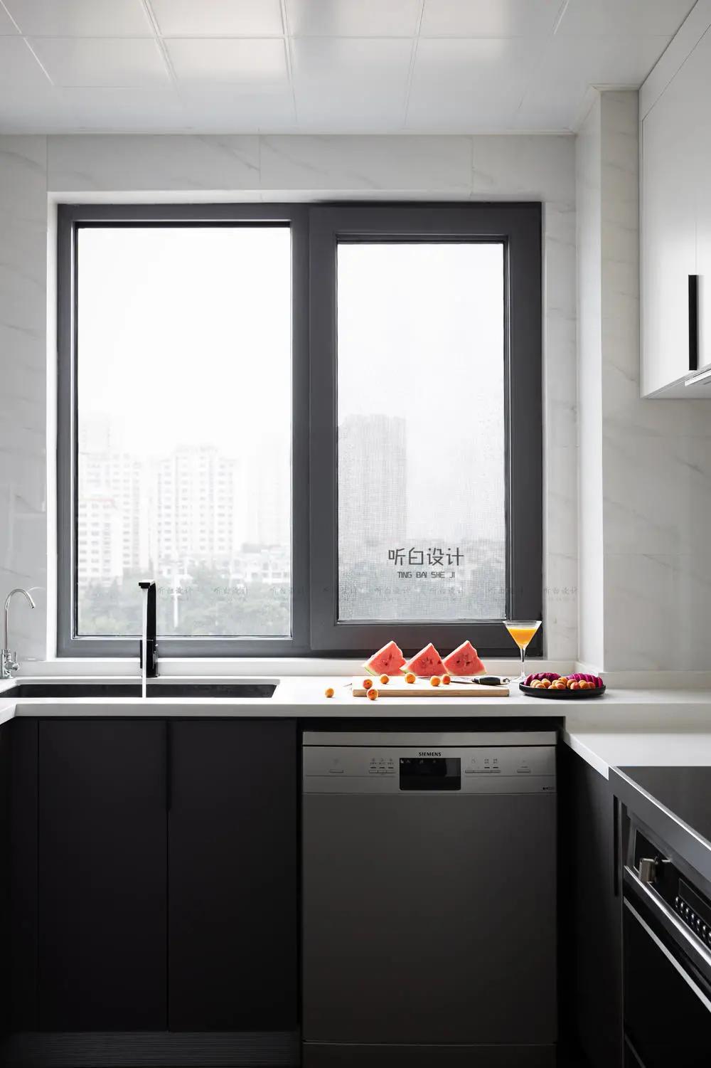 80年代老房惊变现代风两居,90㎡装下业主夫妻小心愿