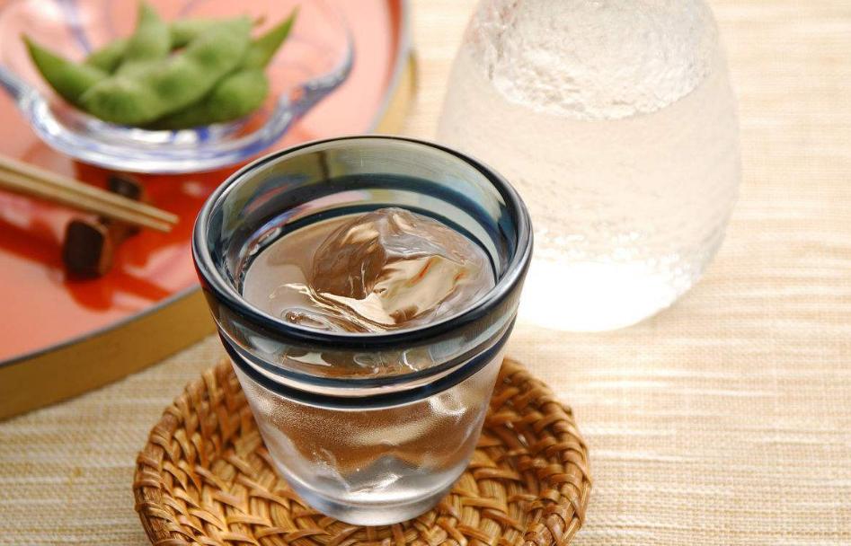 做梅酒用清酒还是烧酒,清酒梅酒烧酒