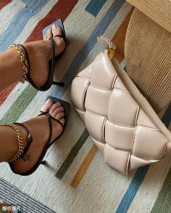 好看又耐看的平底凉鞋,优雅凉鞋显气质高级感平底镂空