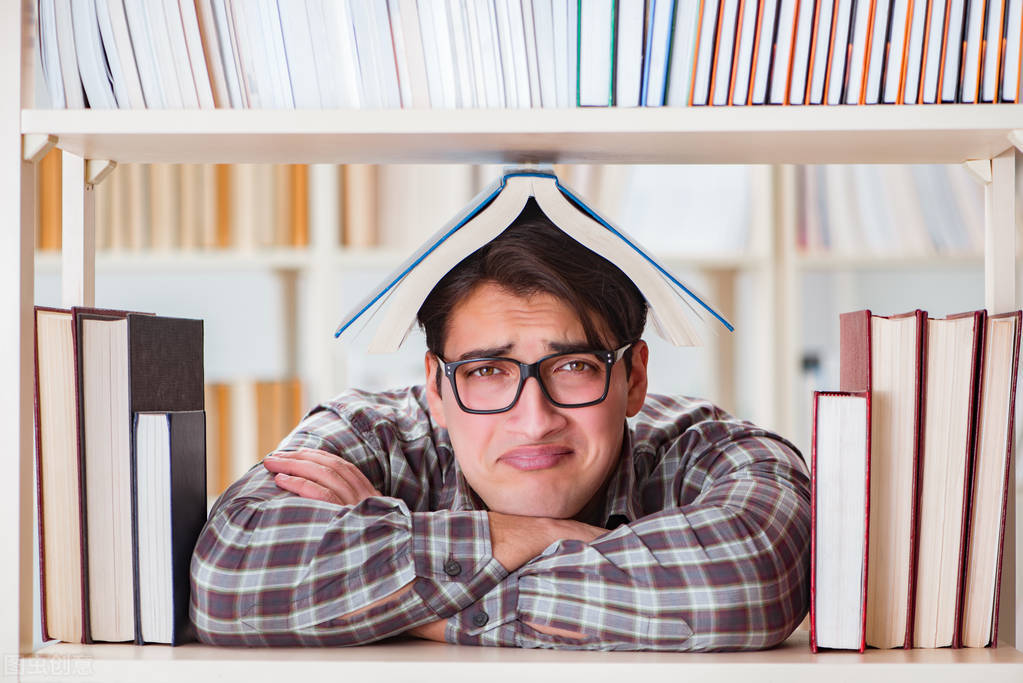 政治教材竟然改了？我马原都背完了啊