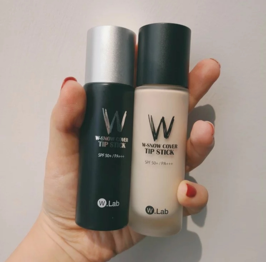 雅诗兰黛dw和美宝莲粉底液对比,美宝莲和ysl粉底液测评