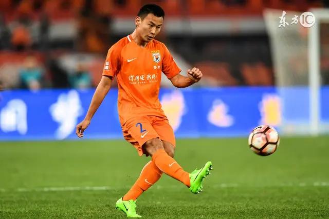 后卫李松益成为鲁能租借转会第一人，希望归来时仍是少年！