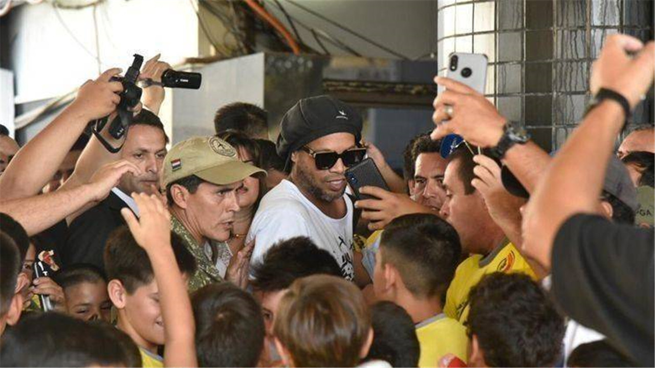 小罗五人制足球比赛冠军,小罗5球6助攻