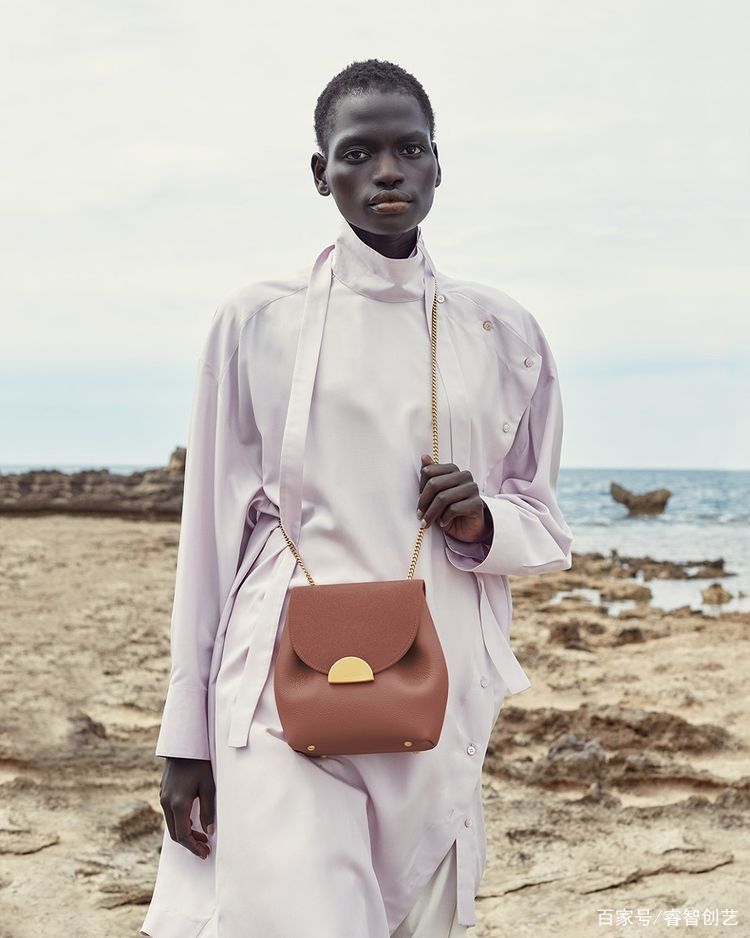 没有明显标志的皮具,没有logo才高级