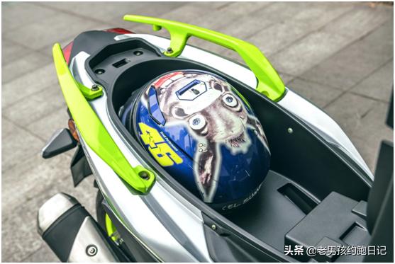 目前最火踏板车摩托车,现在最火的几款城市代步小踏板