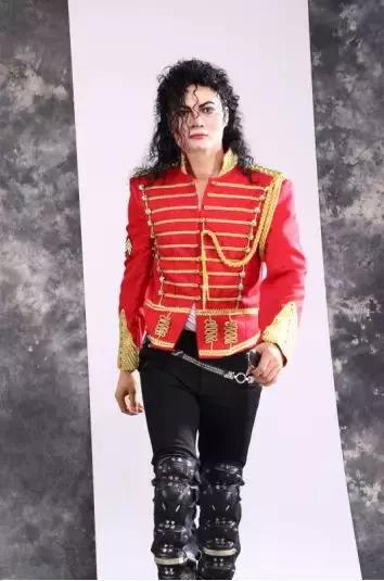 堪比当年的迈克尔杰克逊,迈克尔杰克逊巅峰长相