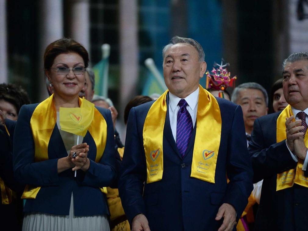 纳扎尔巴耶夫与外孙,纳扎尔巴耶夫外孙与母亲的矛盾