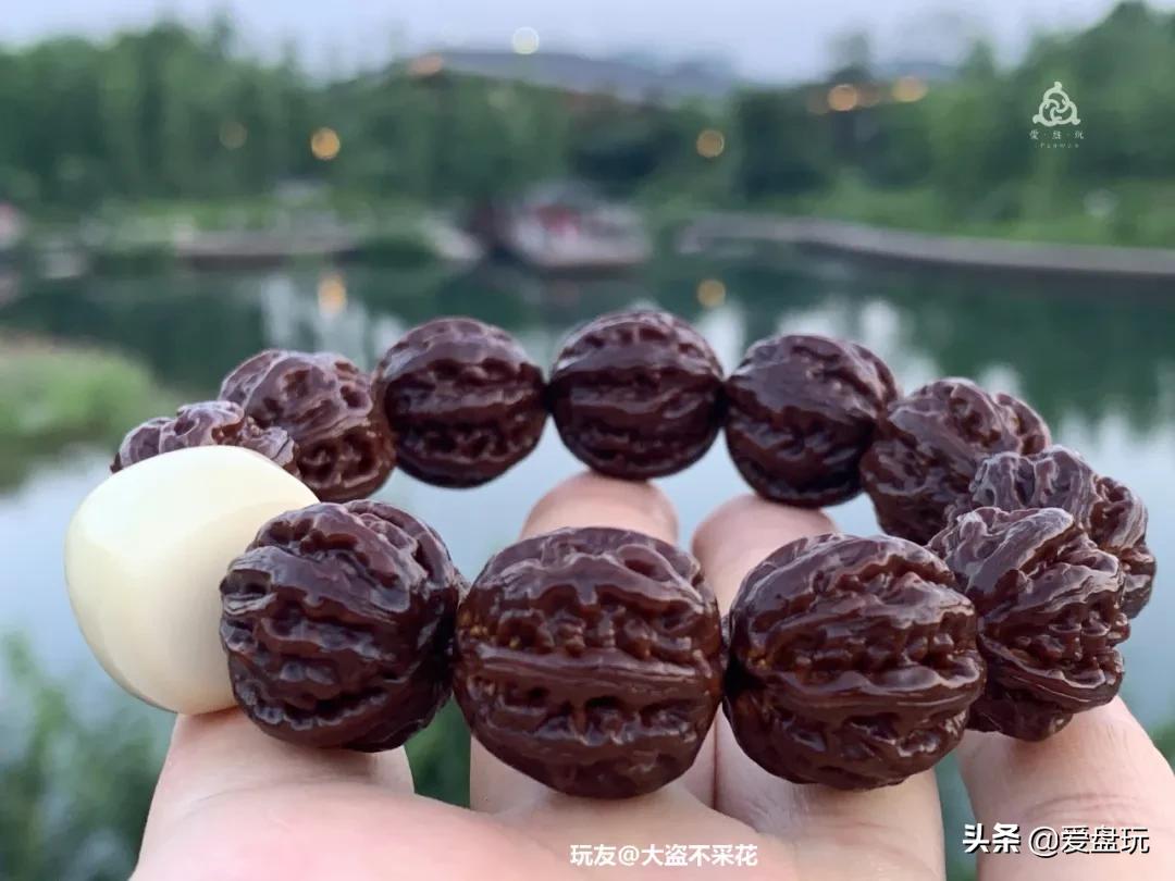 各种手串盘出包浆,快要包浆的手串怎么盘