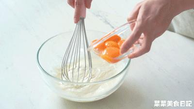 网红蛋糕买不到手把手教你在家做,酸奶蛋糕最简单的做法不用搅拌机