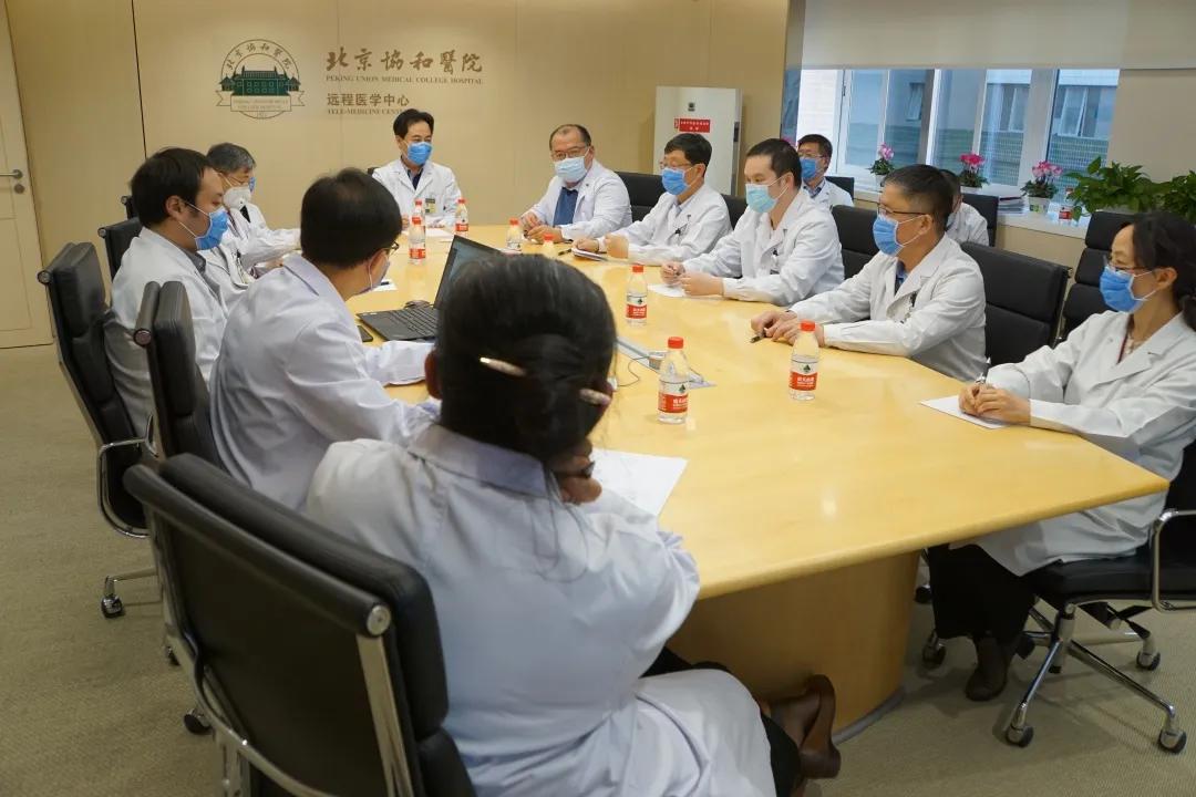 “我们治疗的是病人，而不是指标。”经过一个半小时的激烈讨论，专家们达成共识