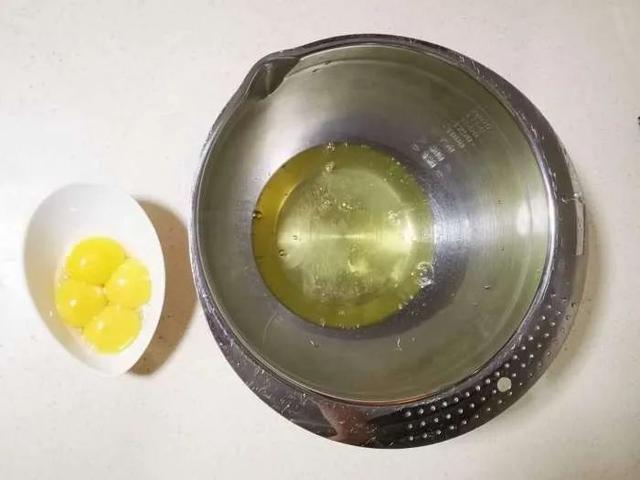 简易版蛋糕只用三步,蛋糕这样做入口即化软绵香甜