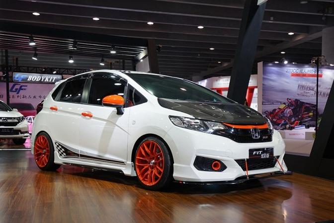 8万块的平民超跑买飞度不如选它,纯市区代步飞度到底值不值得买