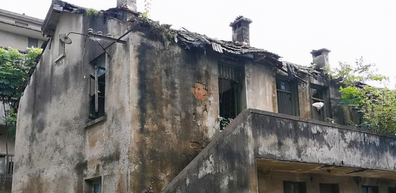 池州一军工厂，规模庞大云集业内尖端人才，如今人去楼空十分荒凉