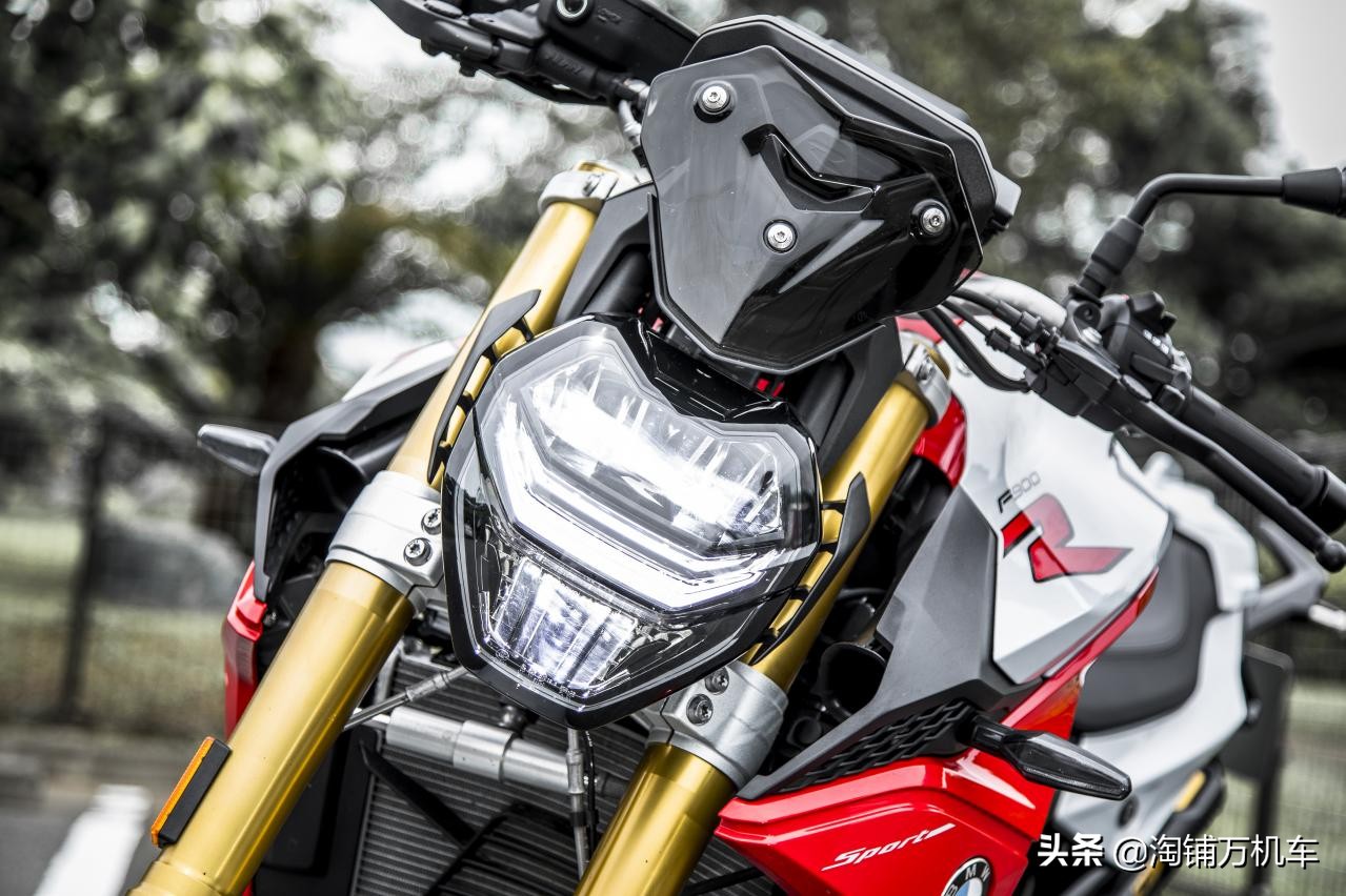 宝马f900r和杜卡迪950,宝马全新中型运动街车f900r赏析